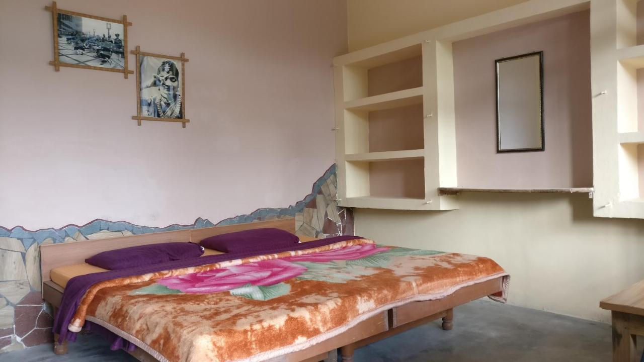 White Rabbit Guest House دارامشالا المظهر الخارجي الصورة